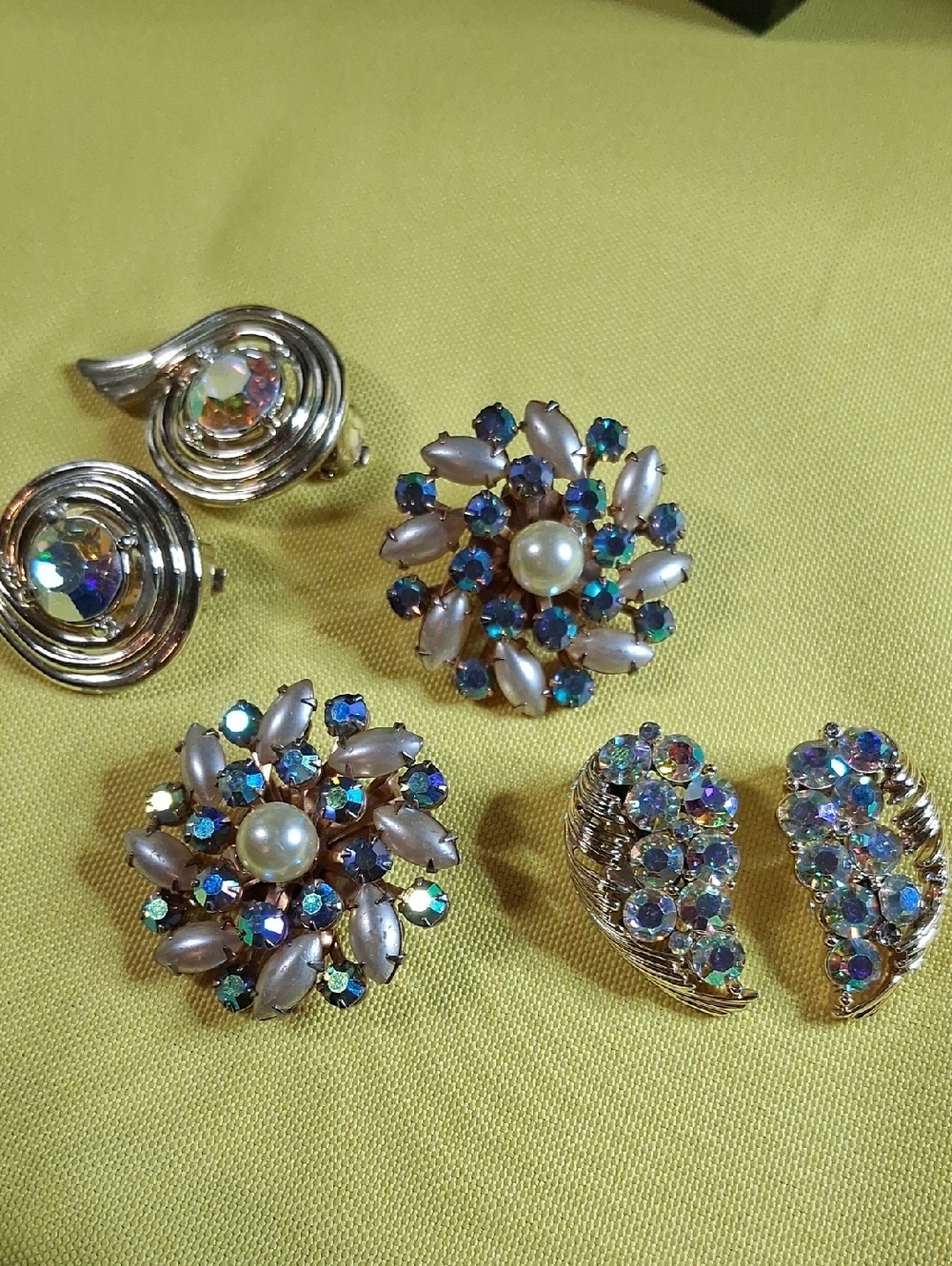 Vintage Aurora Crystal Pearl Floral Cluster Earrings 2 Signed Lisner